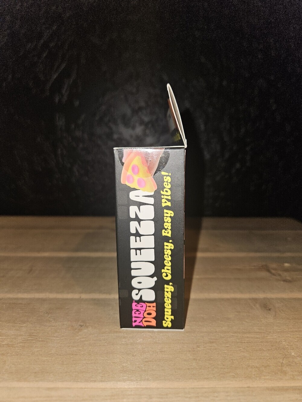 Squeezza Pizza Needoh (PINK CRUST) - Picture 4 of 5